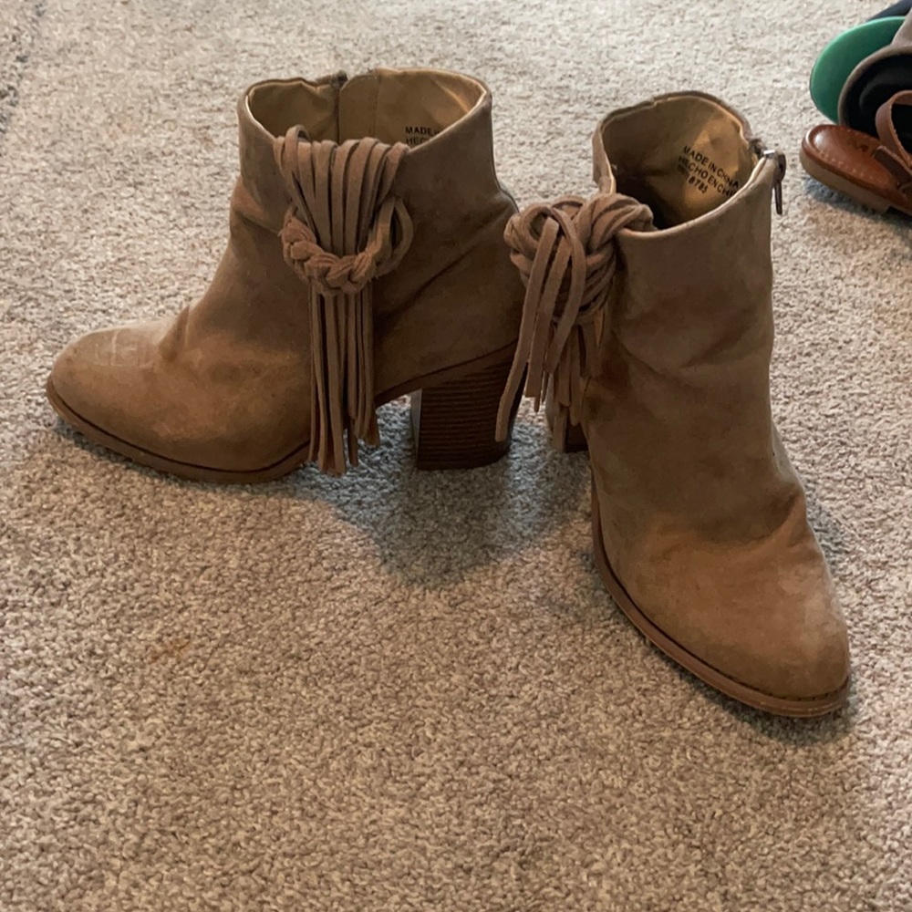Forever 21 bootie size 6.5
